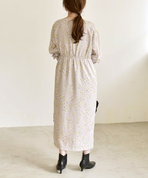 SHIPS / シップス ロング・マキシ丈ワンピース | 《予約》quaranciel:〈洗濯機可能〉ドット フラワー プリント Iライン ギャザー ワンピース | 詳細4