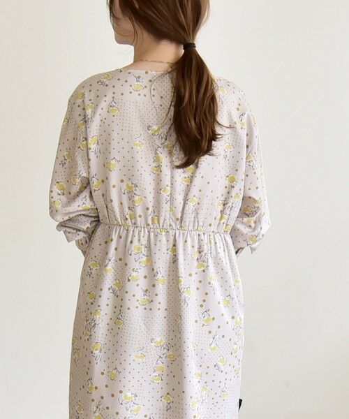 SHIPS / シップス ロング・マキシ丈ワンピース | 《予約》quaranciel:〈洗濯機可能〉ドット フラワー プリント Iライン ギャザー ワンピース | 詳細7