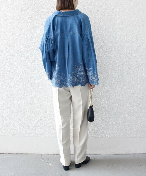 SHIPS / シップス シャツ・ブラウス | 《予約》SHIPS any:〈手洗い可能〉シアー デニム フラワー エンブロ タック シャツ | 詳細2