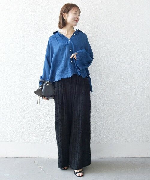 SHIPS / シップス シャツ・ブラウス | 《予約》SHIPS any:〈手洗い可能〉シアー デニム フラワー エンブロ タック シャツ | 詳細16