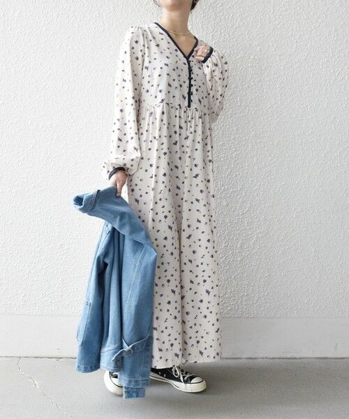 SHIPS / シップス ロング・マキシ丈ワンピース | 《予約》SHIPS any:〈洗濯機可能〉フラワー プリント ウエストギャザー Vネック ワンピース | 詳細3