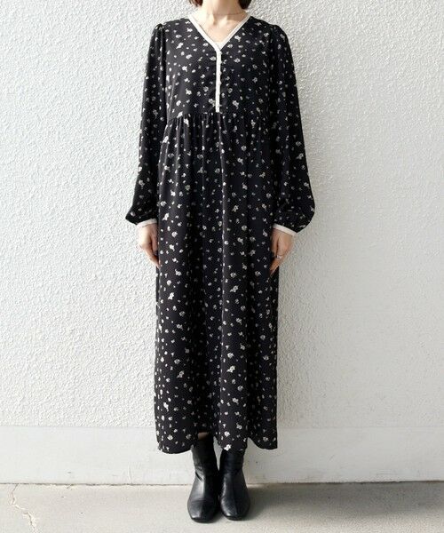 SHIPS / シップス ロング・マキシ丈ワンピース | 《予約》SHIPS any:〈洗濯機可能〉フラワー プリント ウエストギャザー Vネック ワンピース | 詳細29