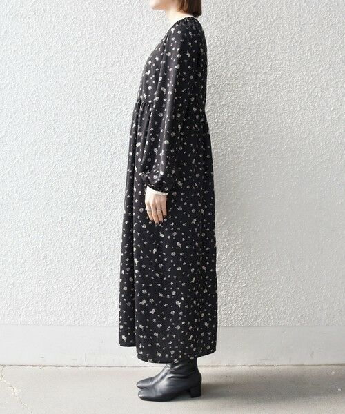 SHIPS / シップス ロング・マキシ丈ワンピース | 《予約》SHIPS any:〈洗濯機可能〉フラワー プリント ウエストギャザー Vネック ワンピース | 詳細30