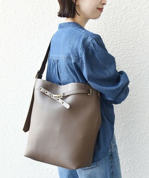 SHIPS / シップス トートバッグ | 《予約》【WEB限定】ハトメ ベルト ワンショルダー バッグ M（ブラウン）