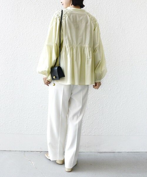 SHIPS / シップス シャツ・ブラウス | 《予約》【WEB限定】〈手洗い可能〉ショルダー 刺繍 タック ブラウス | 詳細14