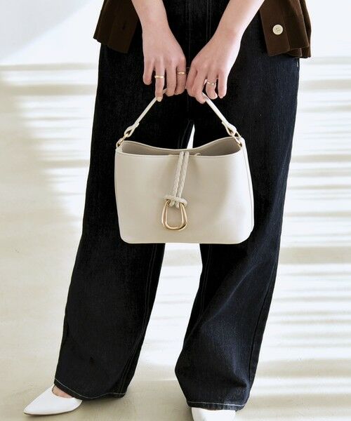 SHIPS / シップス ショルダーバッグ | 《予約》quaranciel: 2way バックル スクエア ショルダー バッグ（ライトグレー）