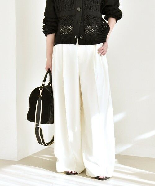 SHIPS / シップス その他パンツ | 《予約》quaranciel:〈手洗い可能〉サテン センタープレス ハイウエスト ワイド パンツ（オフホワイト）