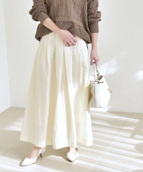 SHIPS / シップス ロング・マキシ丈スカート | 《予約》quaranciel:〈洗濯機可能〉ナイロン ステッチ タック フレア スカート（ナチュラル）