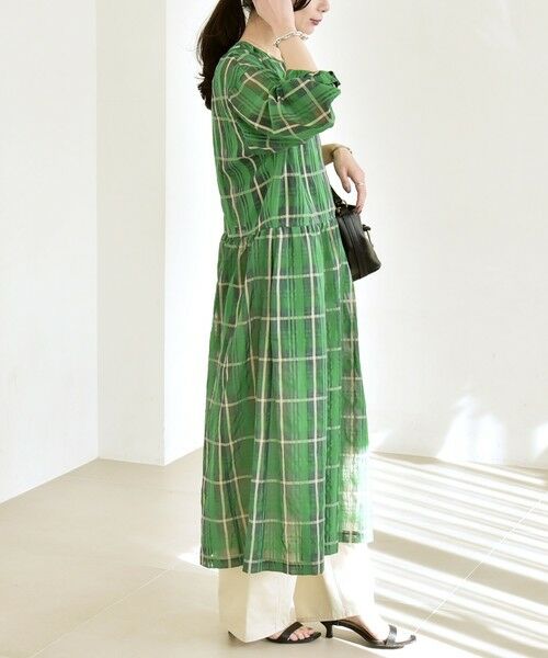 SHIPS / シップス ロング・マキシ丈ワンピース | 《予約》quaranciel:〈手洗い可能〉シアー ギャザー チェック ロング ワンピース | 詳細4