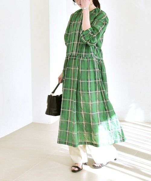 SHIPS / シップス ロング・マキシ丈ワンピース | quaranciel:〈手洗い可能〉シアー チェック クルーネック ギャザー ワンピース | 詳細8