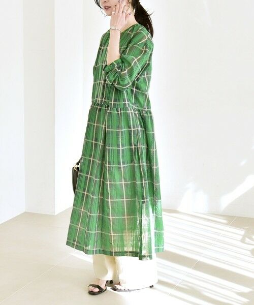SHIPS / シップス ロング・マキシ丈ワンピース | 《予約》quaranciel:〈手洗い可能〉シアー ギャザー チェック ロング ワンピース（グリーン）