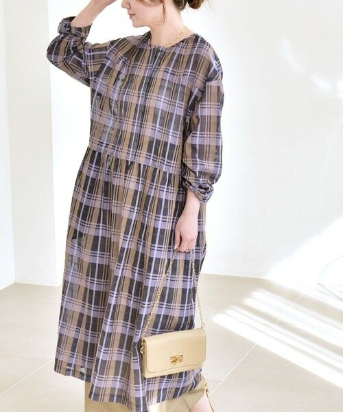 SHIPS / シップス ロング・マキシ丈ワンピース | quaranciel:〈手洗い可能〉シアー チェック クルーネック ギャザー ワンピース | 詳細13
