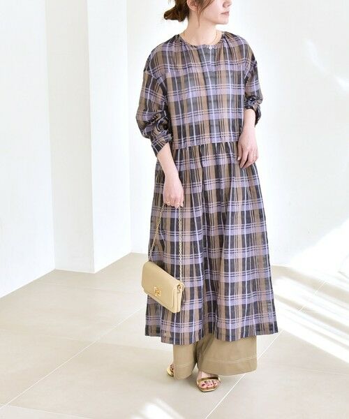 SHIPS / シップス ロング・マキシ丈ワンピース | quaranciel:〈手洗い可能〉シアー チェック クルーネック ギャザー ワンピース | 詳細21