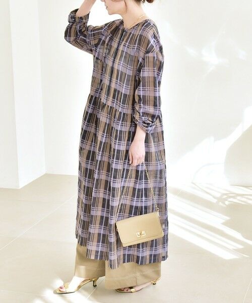 SHIPS / シップス ロング・マキシ丈ワンピース | 《予約》quaranciel:〈手洗い可能〉シアー ギャザー チェック ロング ワンピース | 詳細5