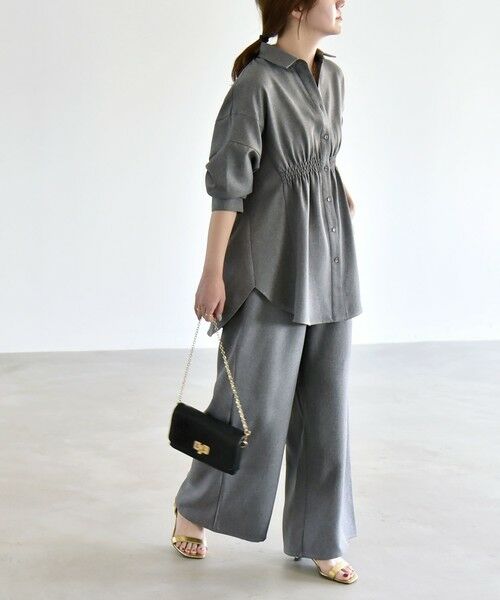 SHIPS / シップス サロペット・オールインワン | 《予約》quaranciel:〈洗濯機可能〉ギャザー シャツ & イージー パンツ セットアップ（チャコールグレー）