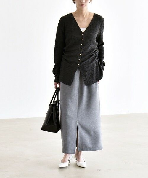 SHIPS / シップス ロング・マキシ丈ワンピース | 《予約》quaranciel:〈洗濯機可能〉Vネック ブラウス & Iライン スカート セットアップ | 詳細20