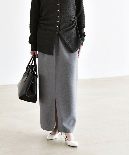 SHIPS / シップス ロング・マキシ丈ワンピース | 《予約》quaranciel:〈洗濯機可能〉Vネック ブラウス & Iライン スカート セットアップ | 詳細21