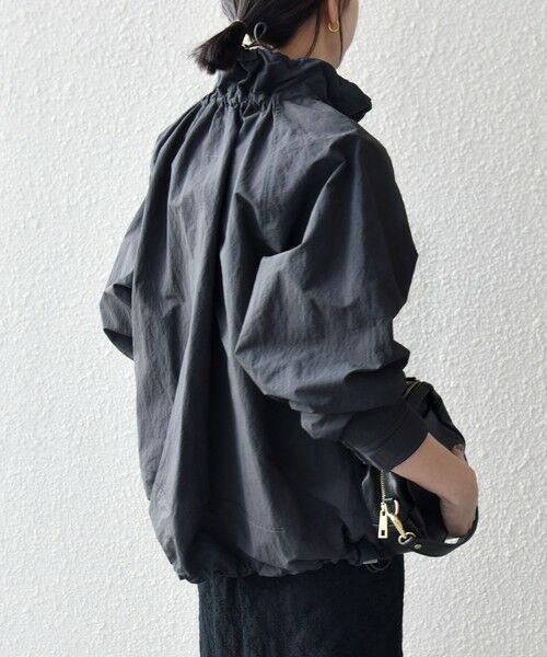 SHIPS / シップス ブルゾン | 《予約》SHIPS any:〈洗濯機可能〉ナイロン タスラン ギャザー スタンドカラー ブルゾン | 詳細13
