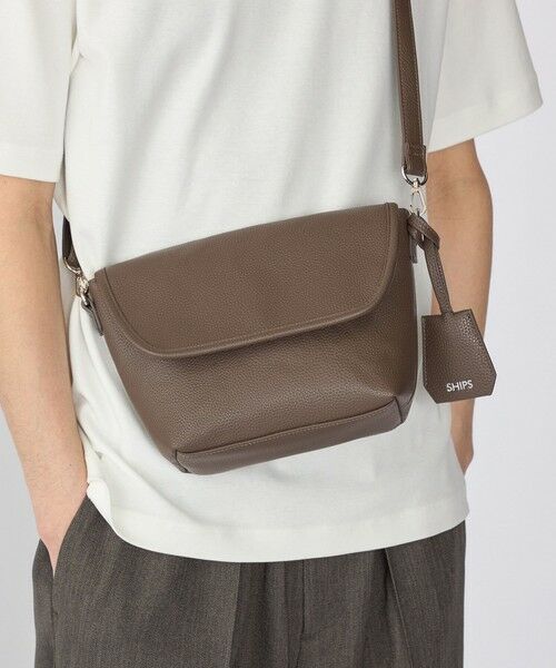 SHIPS / シップス ショルダーバッグ | 【WEB限定】SHIPS: 合成皮革 ミニ フラップ ショルダーバッグ（キャメル）