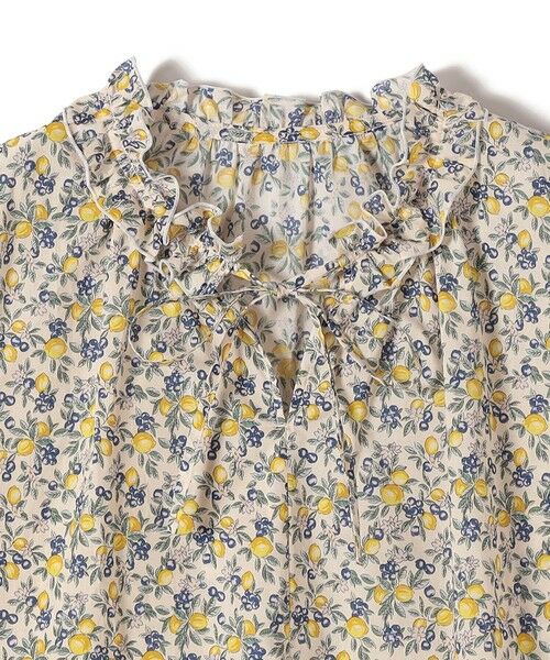SHIPS / シップス シャツ・ブラウス | 《予約》SHIPS Colors:〈手洗い可能〉フルーツ プリント フリルネック ブラウス◆ | 詳細3