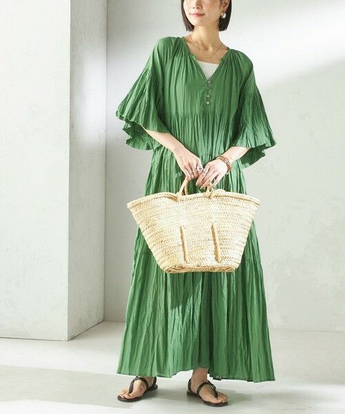 SHIPS / シップス ロング・マキシ丈ワンピース | 《予約》【SHIPS別注】Fanaka:〈手洗い可能〉クリンクル 袖 フレア ワンピース（グリーン）