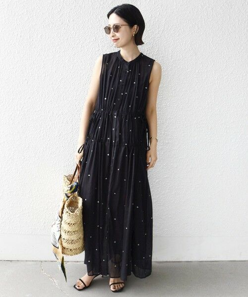 SHIPS / シップス ロング・マキシ丈ワンピース | 《予約》〈手洗い可能〉コットン オーガンジー 刺繍 ウエスト ドロスト ワンピース | 詳細1