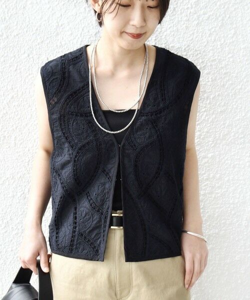 SHIPS / シップス ベスト | 《予約》〈手洗い可能〉オープン ワーク レース 刺繍 ベスト（ブラック）