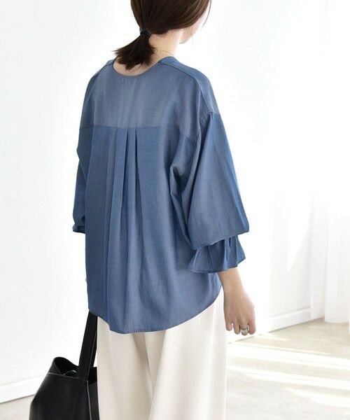 SHIPS / シップス シャツ・ブラウス | 《予約》quaranciel:〈洗濯機可能〉Vネック ギャザーヘム ブラウス | 詳細16