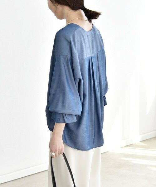 SHIPS / シップス シャツ・ブラウス | 《予約》quaranciel:〈洗濯機可能〉Vネック ギャザーヘム ブラウス | 詳細19