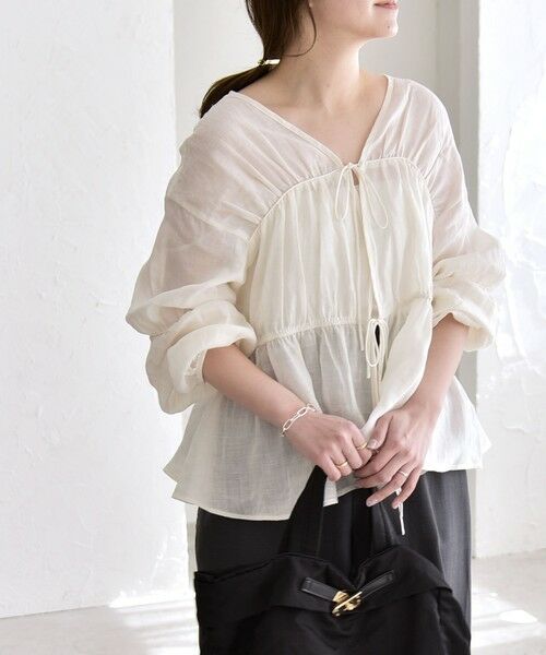 SHIPS / シップス シャツ・ブラウス | 《予約》quaranciel:〈手洗い可能〉ラミー ギャザー リボン ティアード ブラウス | 詳細12