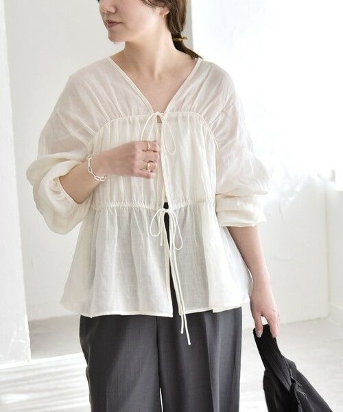 SHIPS / シップス シャツ・ブラウス | 《予約》quaranciel:〈手洗い可能〉ラミー ギャザー リボン ティアード ブラウス | 詳細4