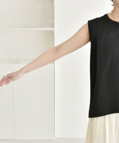 SHIPS / シップス Tシャツ | 《予約》quaranciel:〈接触冷感/汗染み防止加工/洗濯機可能〉クルー ノースリーブ TEE | 詳細29