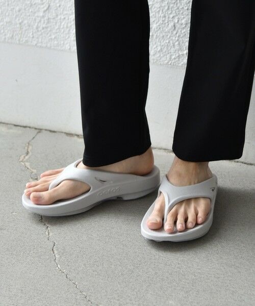 SHIPS / シップス サンダル | OOFOS: OOriginal/ウーオリジナル トング リカバリー サンダル 26SS◇ | 詳細1