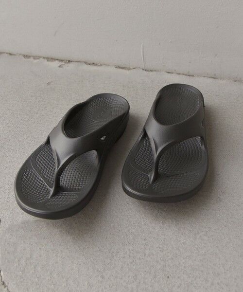 SHIPS / シップス サンダル | OOFOS: OOriginal/ウーオリジナル トング リカバリー サンダル 26SS◆（ブラック）