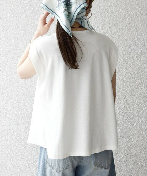 SHIPS / シップス Tシャツ | SHIPS any:〈接触冷感/汗染み防止加工/洗濯機可能〉タック フレア ノースリーブ TEE | 詳細13