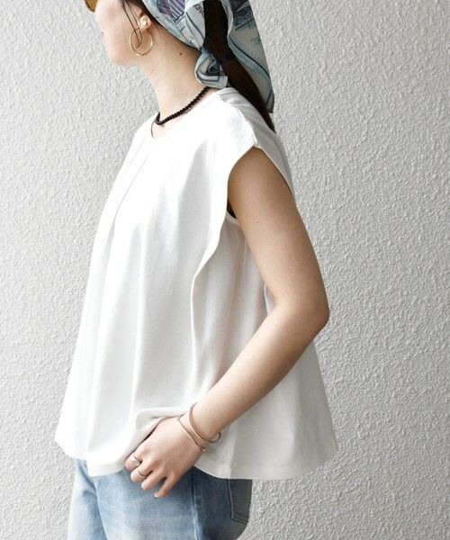 SHIPS / シップス Tシャツ | 《予約》SHIPS any:〈接触冷感/汗染み防止加工/洗濯機可能〉タック フレア ノースリーブ TEE | 詳細8