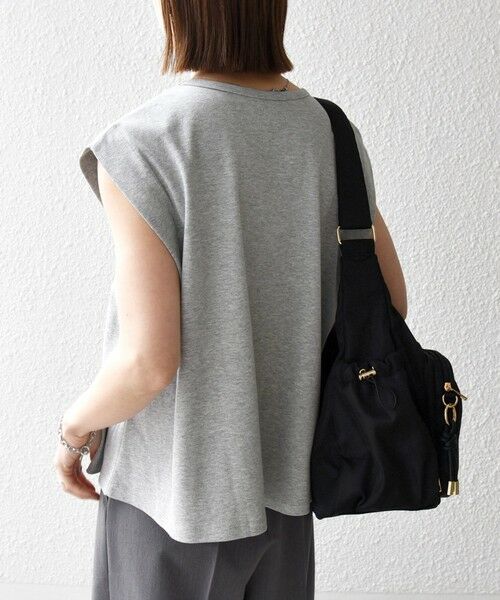 SHIPS / シップス Tシャツ | 《予約》SHIPS any:〈接触冷感/汗染み防止加工/洗濯機可能〉タック フレア ノースリーブ TEE | 詳細17