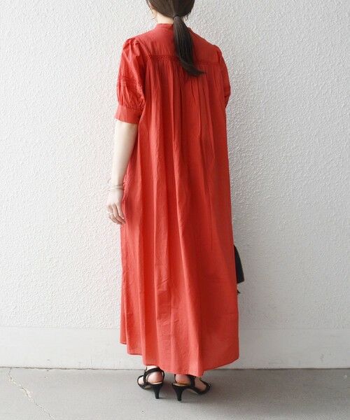 SHIPS / シップス ロング・マキシ丈ワンピース | 《予約》SHIPS any:〈洗濯機可能〉キャンブリック レース ピンタック パフスリーブ ワンピース | 詳細26