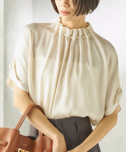 SHIPS / シップス シャツ・ブラウス | 《予約》〈手洗い可能〉パール モチーフ ネック ギャザー ドルマン ブラウス（ナチュラル）