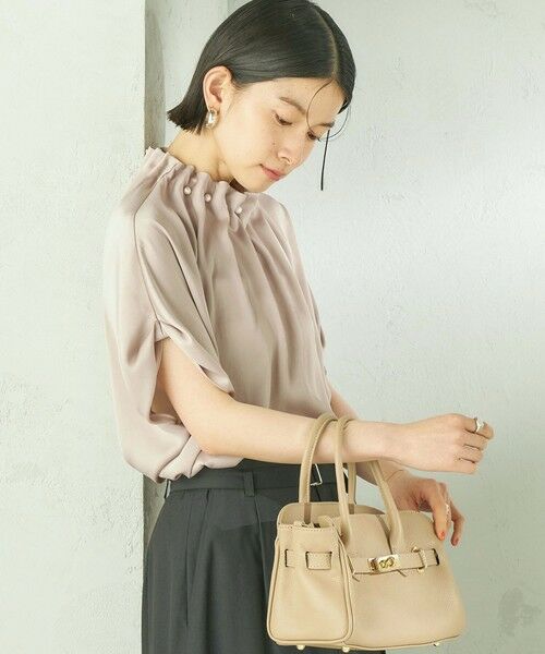 SHIPS / シップス シャツ・ブラウス | 《予約》【一部WEB限定】〈手洗い可能〉パール モチーフ ネック ギャザー ドルマン ブラウス | 詳細25