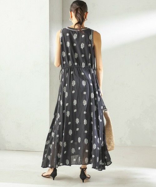 SHIPS / シップス ロング・マキシ丈ワンピース | 《予約》【SHIPS別注】Fanaka:〈手洗い可能〉フラワー プリント 刺繍 ワンピース | 詳細3