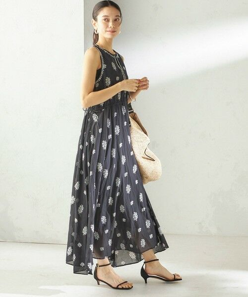 SHIPS / シップス ロング・マキシ丈ワンピース | 《予約》【SHIPS別注】Fanaka:〈手洗い可能〉フラワー プリント 刺繍 ワンピース | 詳細4