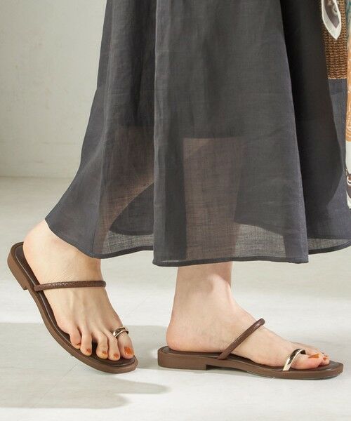 SHIPS / シップス サンダル | 《予約》NICOLAS LAINAS: リング フラット サンダル（ブラウン）