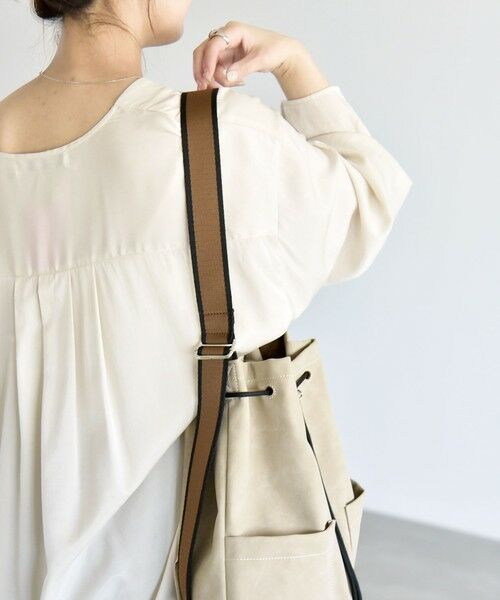 SHIPS / シップス トートバッグ | 《予約》quaranciel: ポケット ラインベルト ワンハンドル トート バッグ（A4対応） | 詳細10