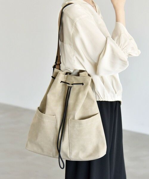 SHIPS / シップス トートバッグ | 《予約》quaranciel: ポケット ラインベルト ワンハンドル トート バッグ（A4対応） | 詳細13