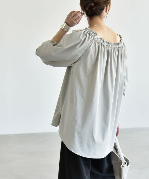 SHIPS / シップス シャツ・ブラウス | 《予約》quaranciel:〈接触冷感/UVカット/撥水加工〉ギャザー オフショル ラッシュガード ブラウス | 詳細4