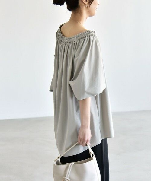 SHIPS / シップス シャツ・ブラウス | 《予約》quaranciel:〈接触冷感/UVカット/撥水加工〉ギャザー オフショル ラッシュガード ブラウス | 詳細6
