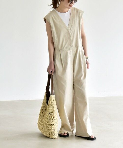 SHIPS / シップス サロペット・オールインワン | 《予約》quaranciel:〈洗濯機可能〉Vネック ワイド オールインワン（ベージュ）