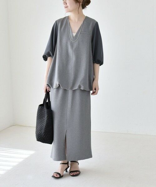 SHIPS / シップス ロング・マキシ丈ワンピース | 《予約》quaranciel:〈洗濯機可能〉Vネック 6分袖 ブラウス & Iライン スカート セットアップ | 詳細1