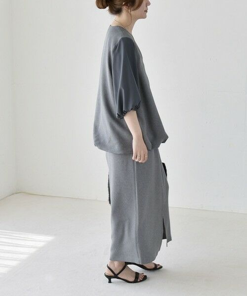 SHIPS / シップス ロング・マキシ丈ワンピース | 《予約》quaranciel:〈洗濯機可能〉Vネック 6分袖 ブラウス & Iライン スカート セットアップ | 詳細2